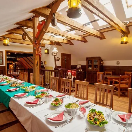 & Restaurant Admiral Nelson וילה *