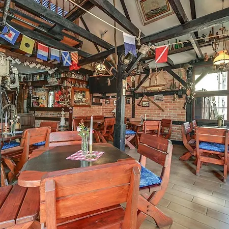 & Restaurant Admiral Nelson * Hel