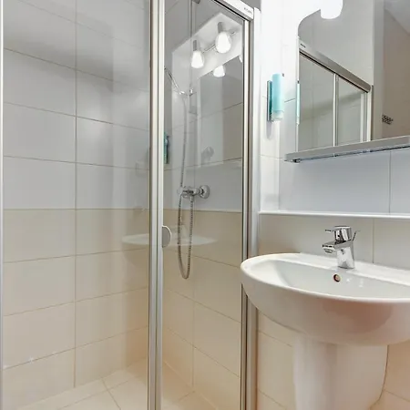 & Restaurant Admiral Nelson