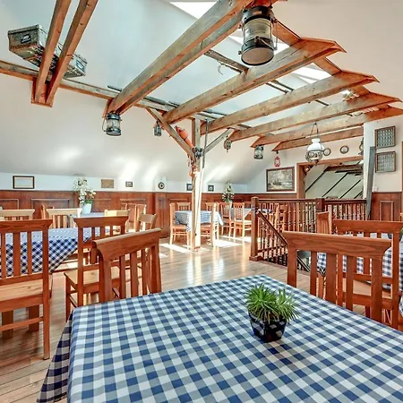 & Restaurant Admiral Nelson ヴィラ ヘル