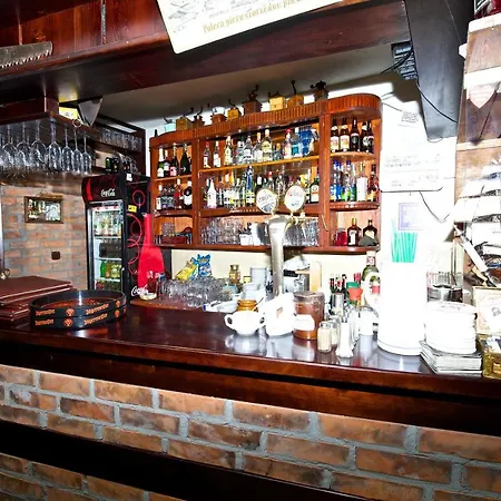 & Restaurant Admiral Nelson ヴィラ *