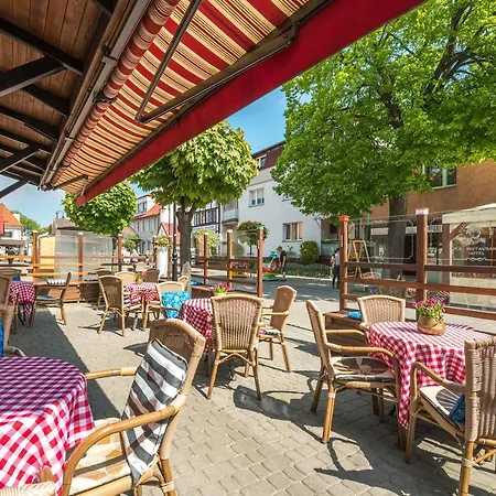 & Restaurant Admiral Nelson וילה