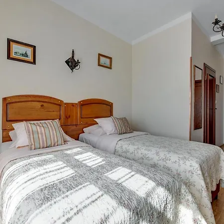 וילה & Restaurant Admiral Nelson *