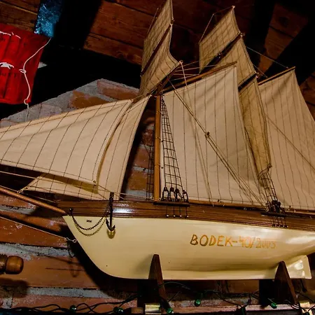 וילה & Restaurant Admiral Nelson הל