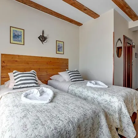 & Restaurant Admiral Nelson * Hel