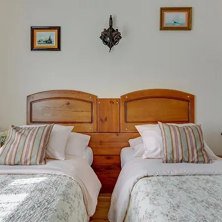 ヴィラ & Restaurant Admiral Nelson *