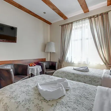 & Restaurant Admiral Nelson Villa *