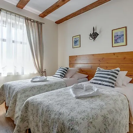 & Restaurant Admiral Nelson * ヘル