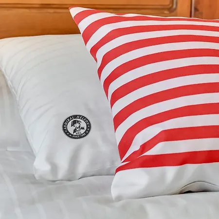 & Restaurant Admiral Nelson Villa Hel