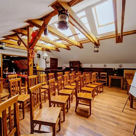 & Restaurant Admiral Nelson הל