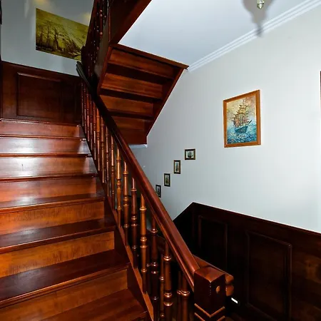 & Restaurant Admiral Nelson Villa