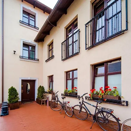 & Restaurant Admiral Nelson Villa *