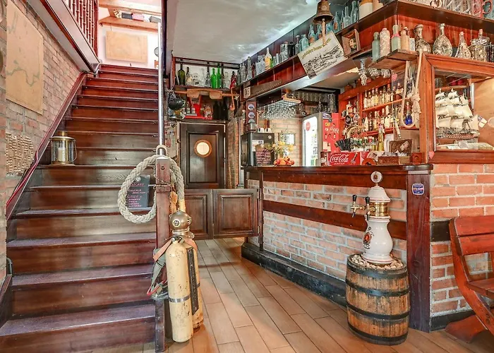 & Restaurant Admiral Nelson